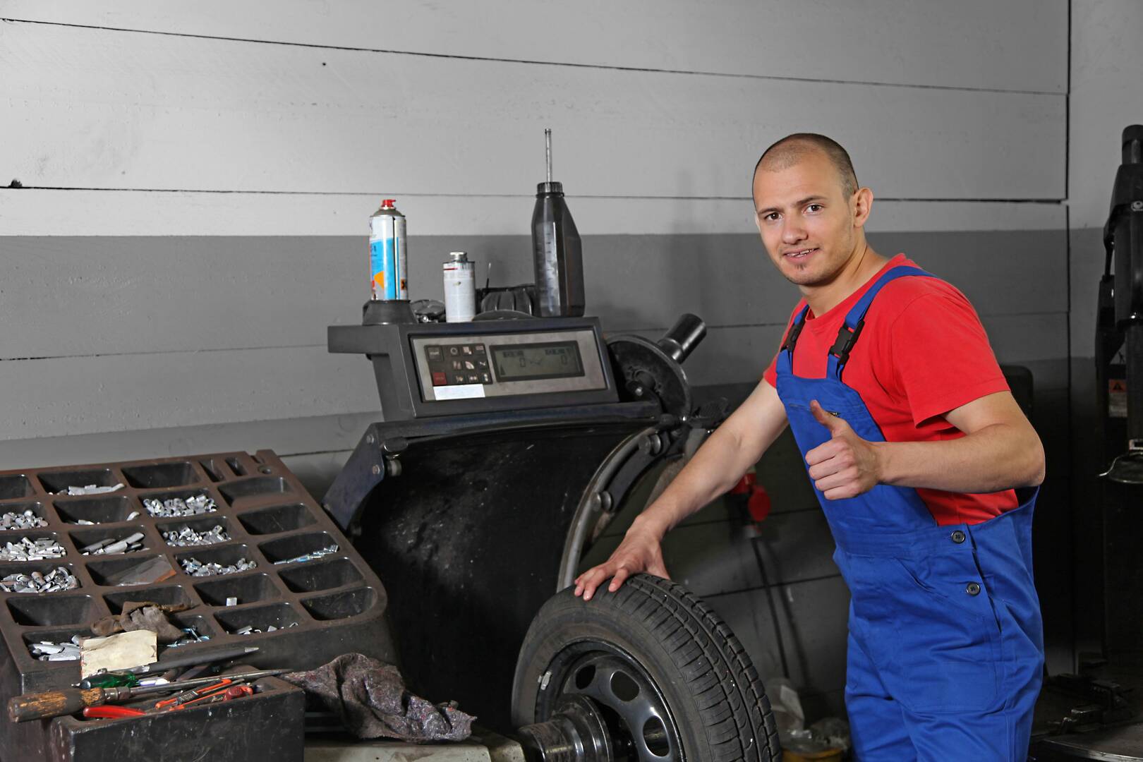 Dinges Auto Glass